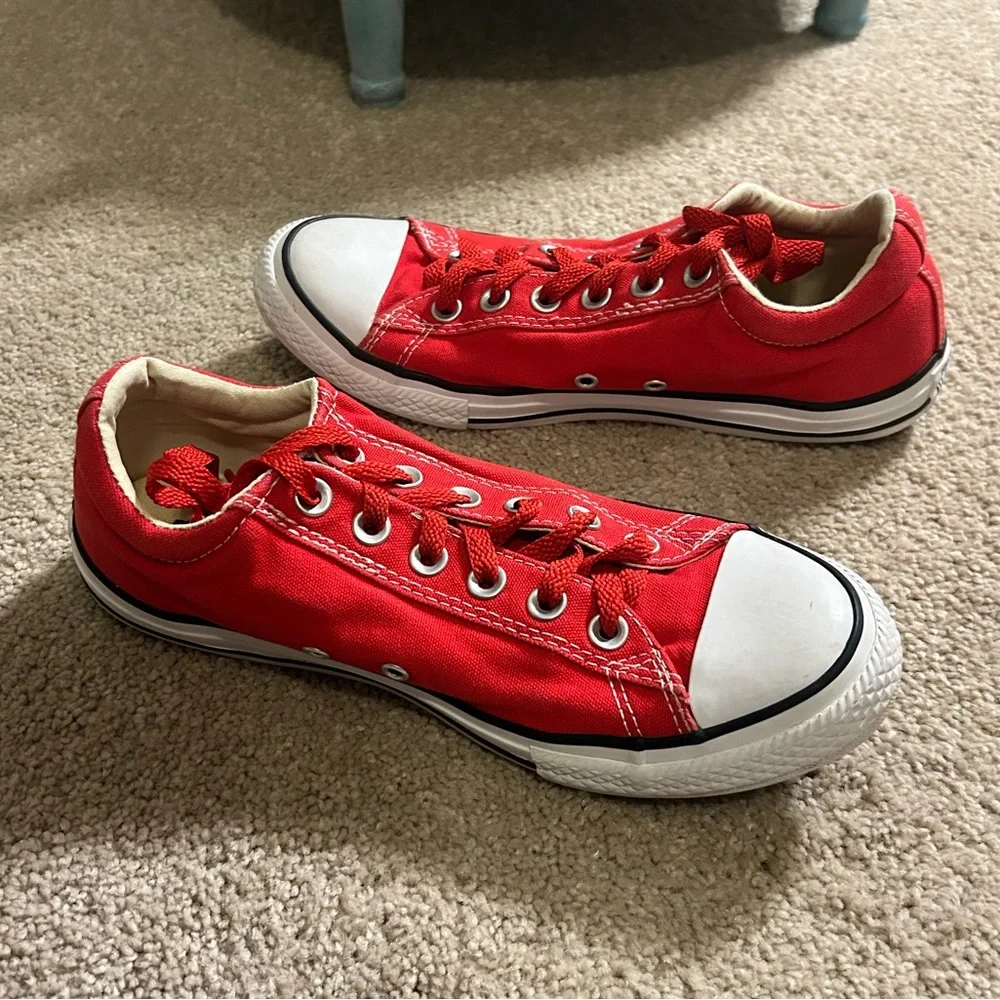 Converse Chuck Taylor All Star Low Top Canvas Sneakers Size 5.5 Junior Red